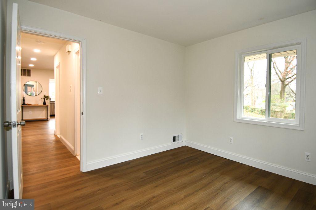 7407 KELVIN PL, SPRINGFIELD, Virginia 22151, 5 Bedrooms Bedrooms, ,3 BathroomsBathrooms,Residential,For sale,7407 KELVIN PL,VAFX2278350 MLS # VAFX2278350 7407 KELVIN PL, SPRINGFIELD, Virginia 22151, 5 Bedrooms Bedrooms, ,3 BathroomsBathrooms,Residential,For sale,7407 KELVIN PL,VAFX2278350 MLS # VAFX2278350