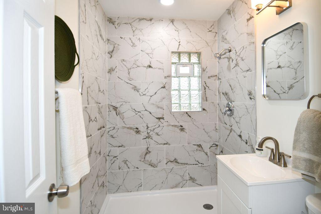 7407 KELVIN PL, SPRINGFIELD, Virginia 22151, 5 Bedrooms Bedrooms, ,3 BathroomsBathrooms,Residential,For sale,7407 KELVIN PL,VAFX2278350 MLS # VAFX2278350 7407 KELVIN PL, SPRINGFIELD, Virginia 22151, 5 Bedrooms Bedrooms, ,3 BathroomsBathrooms,Residential,For sale,7407 KELVIN PL,VAFX2278350 MLS # VAFX2278350