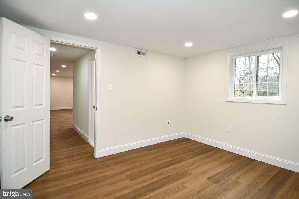 7407 KELVIN PL, SPRINGFIELD, Virginia 22151, 5 Bedrooms Bedrooms, ,3 BathroomsBathrooms,Residential,For sale,7407 KELVIN PL,VAFX2278350 MLS # VAFX2278350 7407 KELVIN PL, SPRINGFIELD, Virginia 22151, 5 Bedrooms Bedrooms, ,3 BathroomsBathrooms,Residential,For sale,7407 KELVIN PL,VAFX2278350 MLS # VAFX2278350