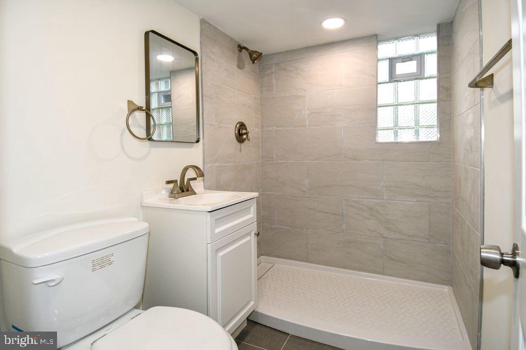 7407 KELVIN PL, SPRINGFIELD, Virginia 22151, 5 Bedrooms Bedrooms, ,3 BathroomsBathrooms,Residential,For sale,7407 KELVIN PL,VAFX2278350 MLS # VAFX2278350 7407 KELVIN PL, SPRINGFIELD, Virginia 22151, 5 Bedrooms Bedrooms, ,3 BathroomsBathrooms,Residential,For sale,7407 KELVIN PL,VAFX2278350 MLS # VAFX2278350