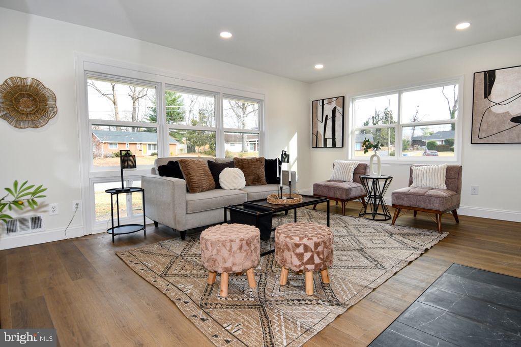 7407 KELVIN PL, SPRINGFIELD, Virginia 22151, 5 Bedrooms Bedrooms, ,3 BathroomsBathrooms,Residential,For sale,7407 KELVIN PL,VAFX2278350 MLS # VAFX2278350 7407 KELVIN PL, SPRINGFIELD, Virginia 22151, 5 Bedrooms Bedrooms, ,3 BathroomsBathrooms,Residential,For sale,7407 KELVIN PL,VAFX2278350 MLS # VAFX2278350