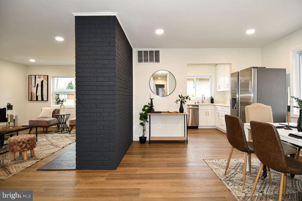 7407 KELVIN PL, SPRINGFIELD, Virginia 22151, 5 Bedrooms Bedrooms, ,3 BathroomsBathrooms,Residential,For sale,7407 KELVIN PL,VAFX2278350 MLS # VAFX2278350 7407 KELVIN PL, SPRINGFIELD, Virginia 22151, 5 Bedrooms Bedrooms, ,3 BathroomsBathrooms,Residential,For sale,7407 KELVIN PL,VAFX2278350 MLS # VAFX2278350