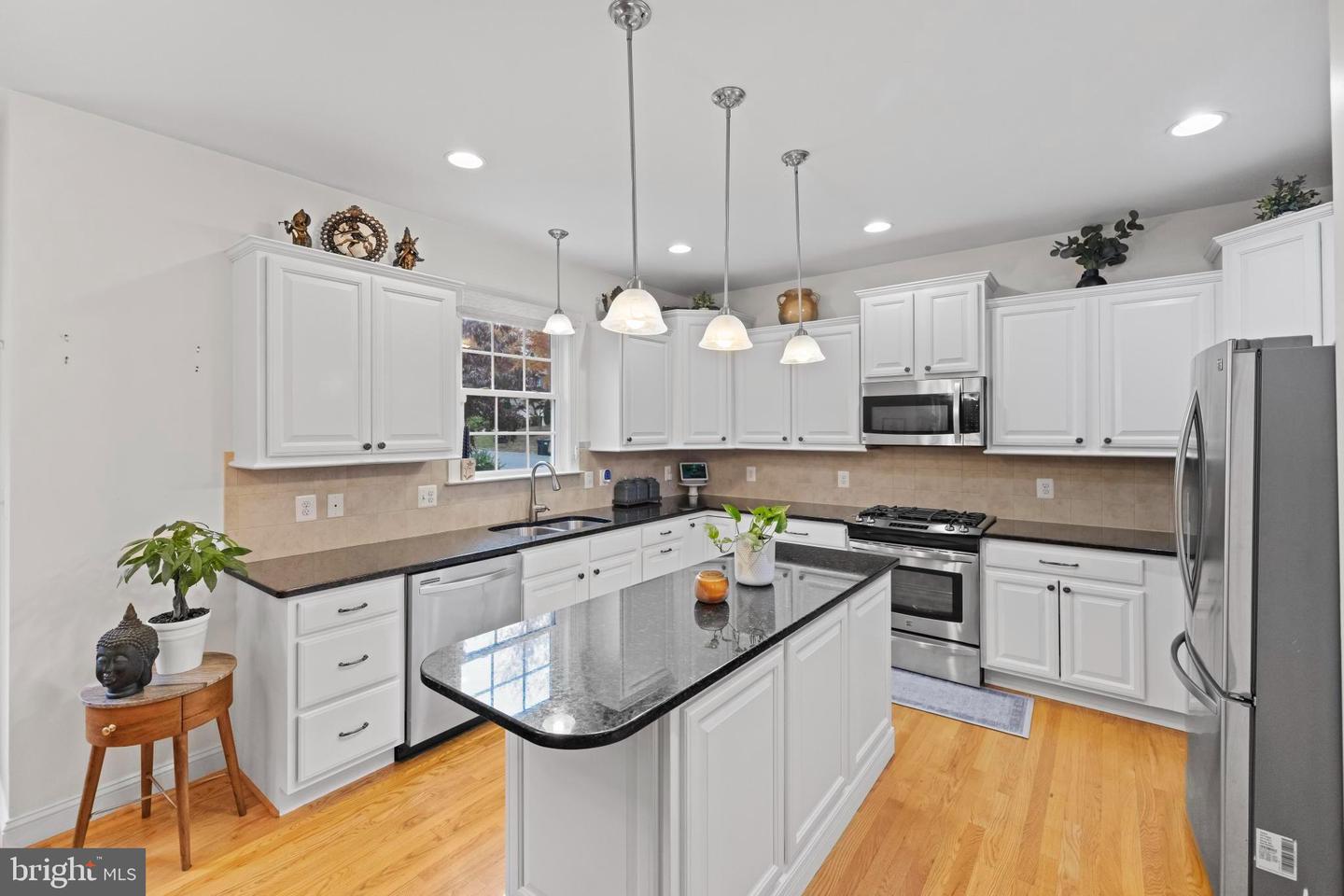 16199 SHEFFIELD DR, DUMFRIES, Virginia 22025, 4 Bedrooms Bedrooms, 12 Rooms Rooms,3 BathroomsBathrooms,Residential,For sale,16199 SHEFFIELD DR,VAPW2107514 MLS # VAPW2107514 16199 SHEFFIELD DR, DUMFRIES, Virginia 22025, 4 Bedrooms Bedrooms, 12 Rooms Rooms,3 BathroomsBathrooms,Residential,For sale,16199 SHEFFIELD DR,VAPW2107514 MLS # VAPW2107514