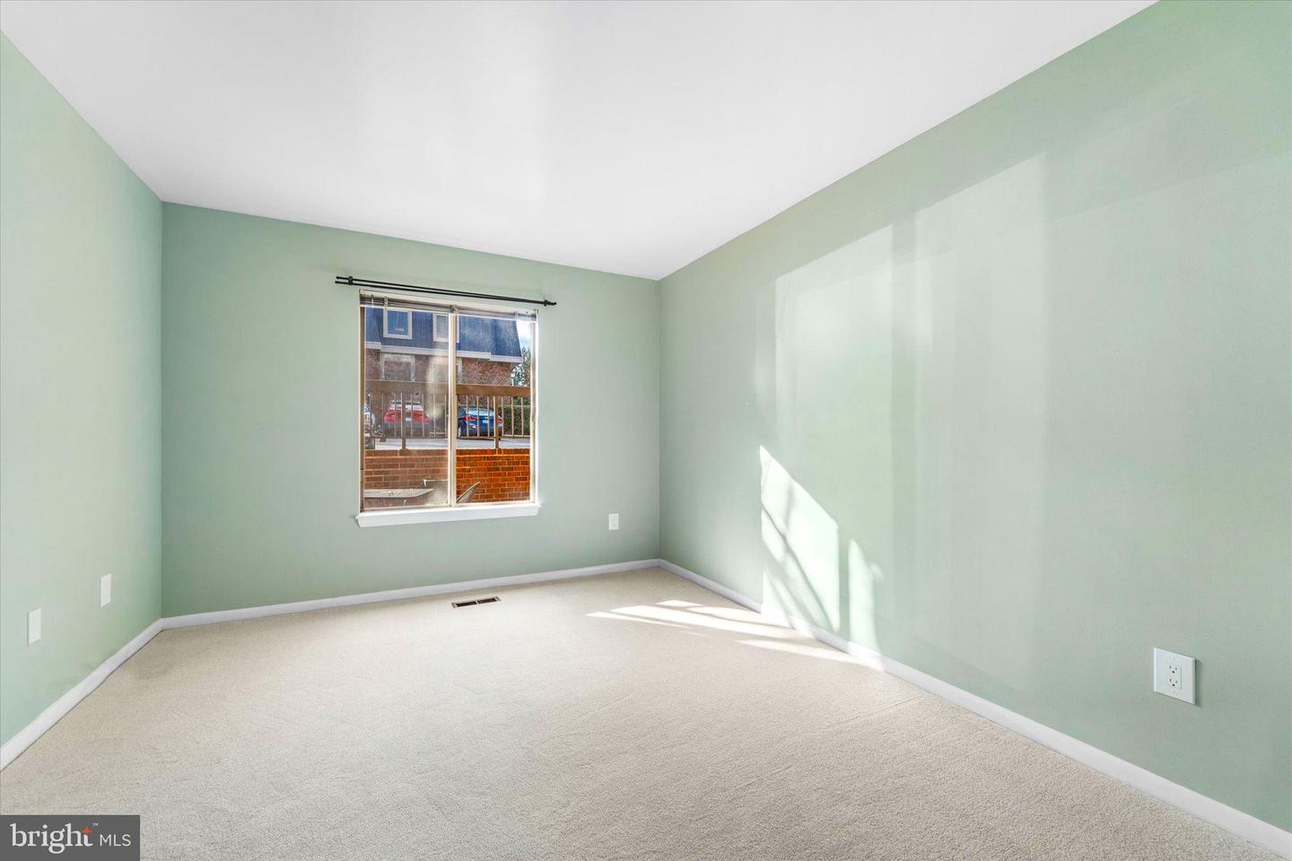 624 15TH ST S #1, ARLINGTON, Virginia 22202, 2 Bedrooms Bedrooms, ,2 BathroomsBathrooms,Residential,For sale,624 15TH ST S #1,VAAR2066268 MLS # VAAR2066268