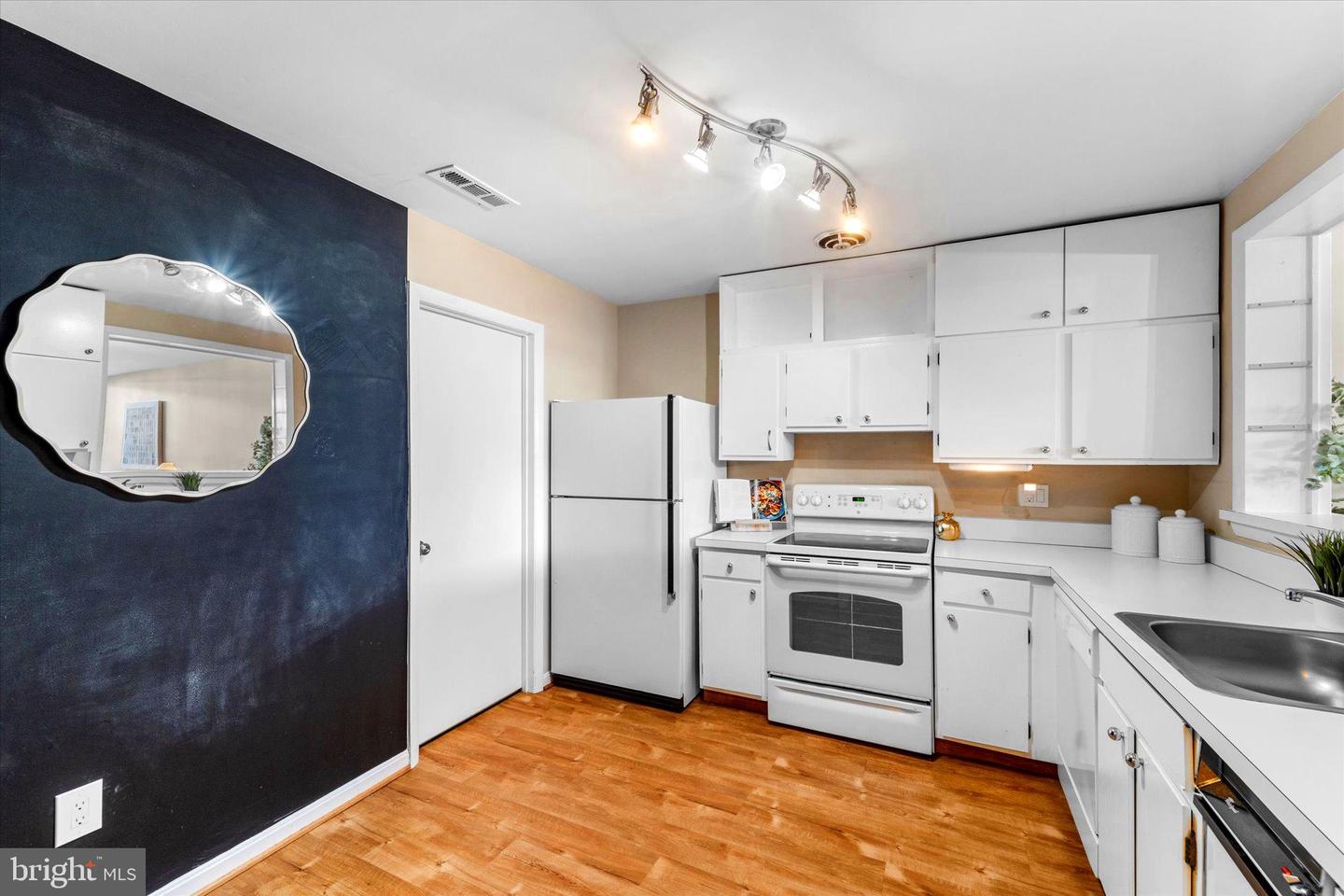 624 15TH ST S #1, ARLINGTON, Virginia 22202, 2 Bedrooms Bedrooms, ,2 BathroomsBathrooms,Residential,For sale,624 15TH ST S #1,VAAR2066268 MLS # VAAR2066268