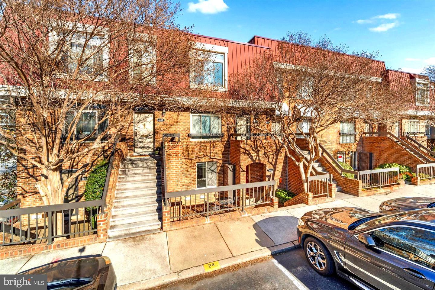 624 15TH ST S #1, ARLINGTON, Virginia 22202, 2 Bedrooms Bedrooms, ,2 BathroomsBathrooms,Residential,For sale,624 15TH ST S #1,VAAR2066268 MLS # VAAR2066268