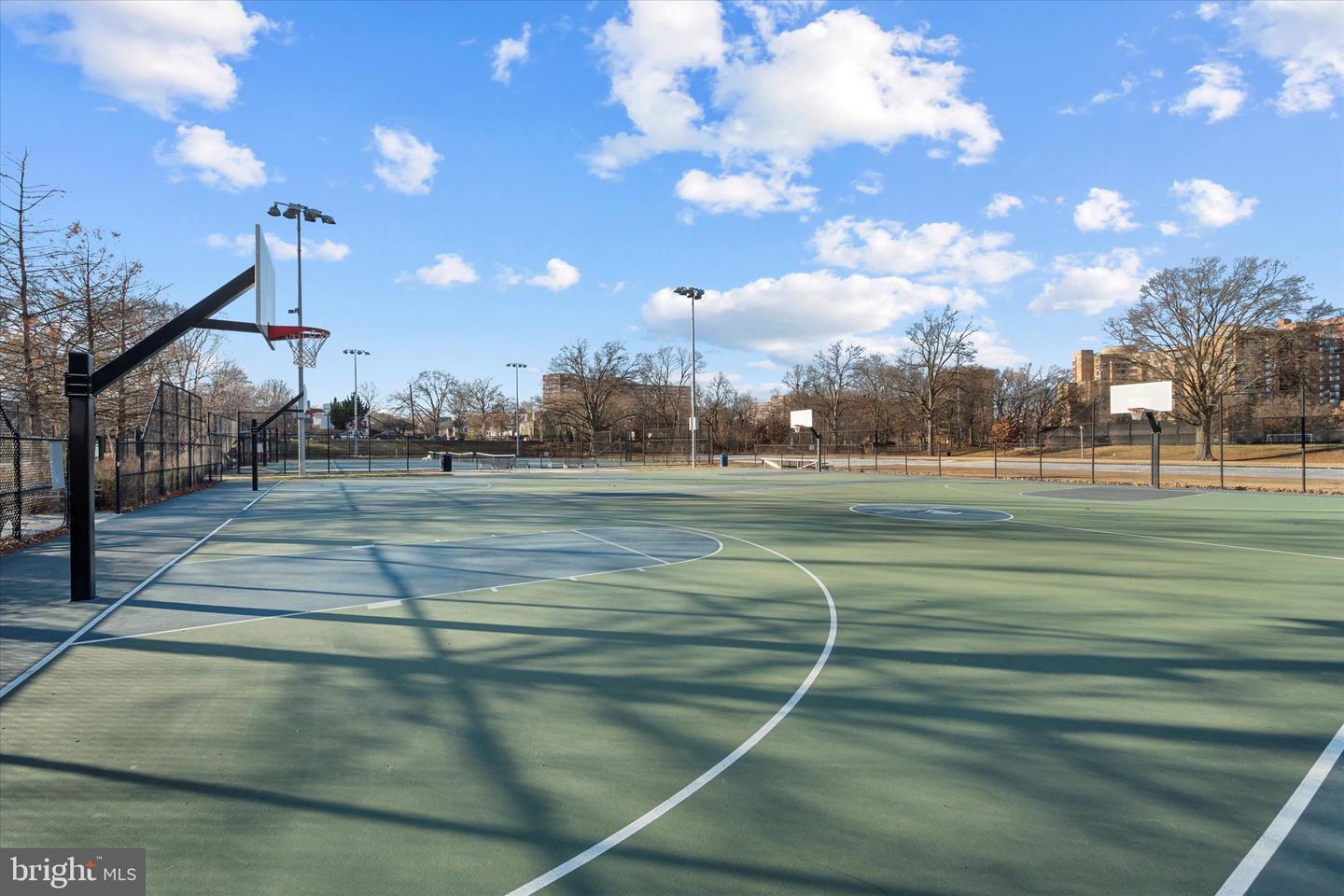 624 15TH ST S #1, ARLINGTON, Virginia 22202, 2 Bedrooms Bedrooms, ,2 BathroomsBathrooms,Residential,For sale,624 15TH ST S #1,VAAR2066268 MLS # VAAR2066268