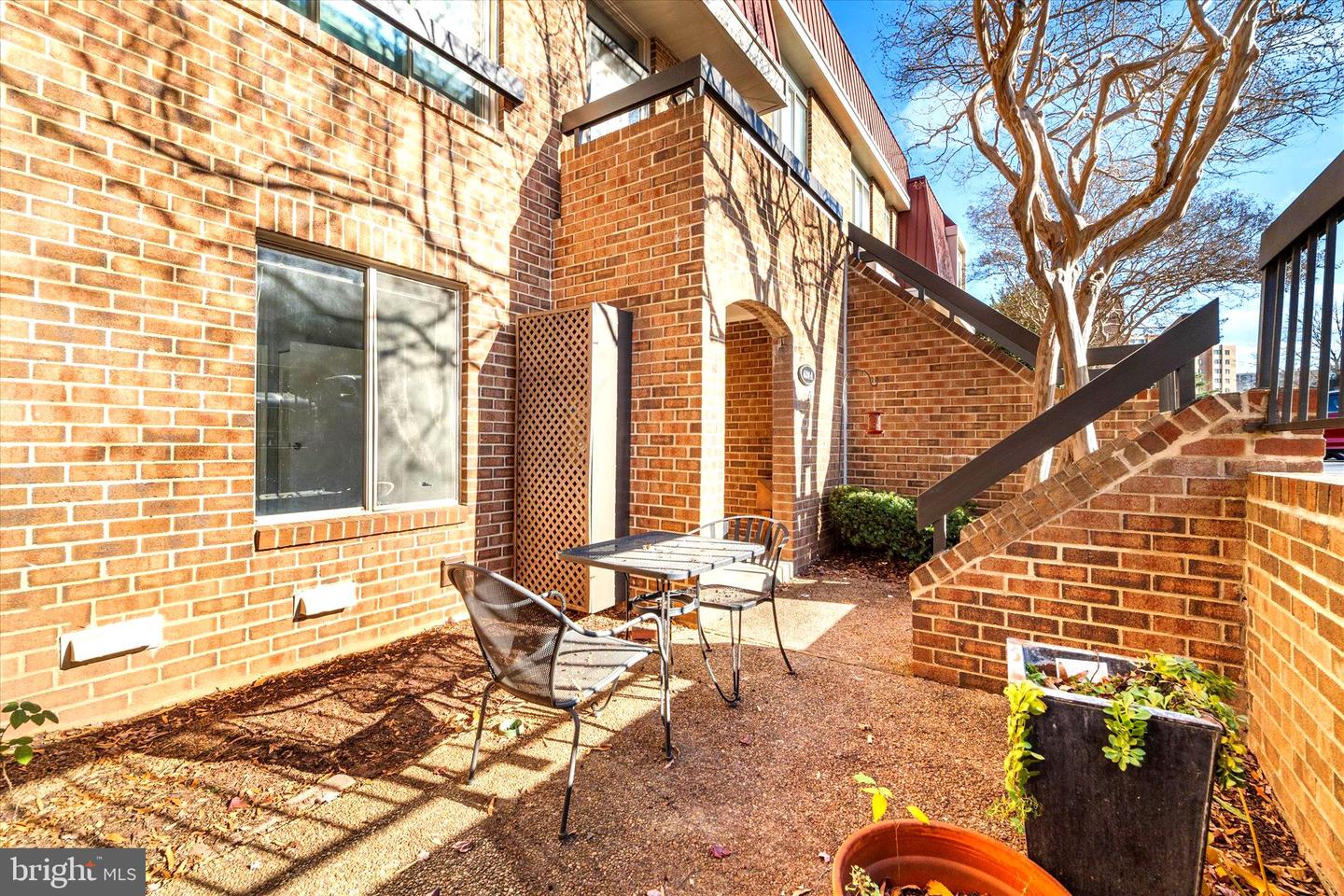 624 15TH ST S #1, ARLINGTON, Virginia 22202, 2 Bedrooms Bedrooms, ,2 BathroomsBathrooms,Residential,For sale,624 15TH ST S #1,VAAR2066268 MLS # VAAR2066268