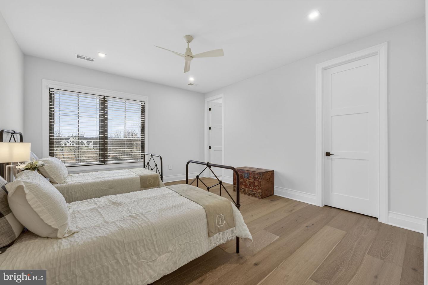 37291 SEABISCUIT PARK PL, MIDDLEBURG, Virginia 20117, 5 Bedrooms Bedrooms, ,5 BathroomsBathrooms,Residential,For sale,37291 SEABISCUIT PARK PL,VALO2111662 MLS # VALO2111662