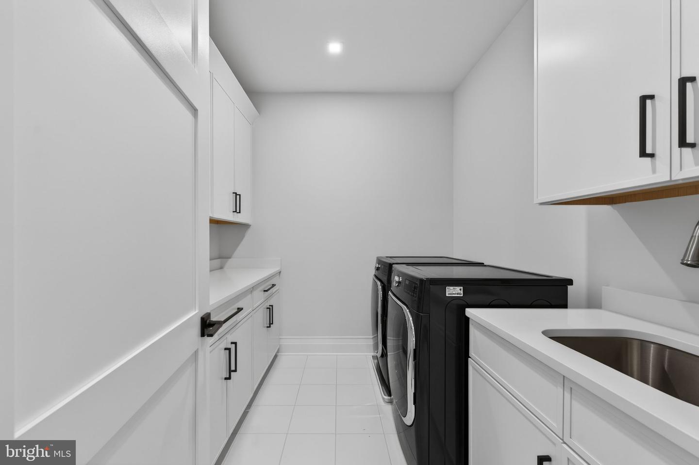 37291 SEABISCUIT PARK PL, MIDDLEBURG, Virginia 20117, 5 Bedrooms Bedrooms, ,5 BathroomsBathrooms,Residential,For sale,37291 SEABISCUIT PARK PL,VALO2111662 MLS # VALO2111662