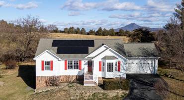 134 DILLON CT, NEW MARKET, Virginia 22844, 3 Bedrooms Bedrooms, ,2 BathroomsBathrooms,Residential,For sale,134 DILLON CT,VASH2013192 MLS # VASH2013192