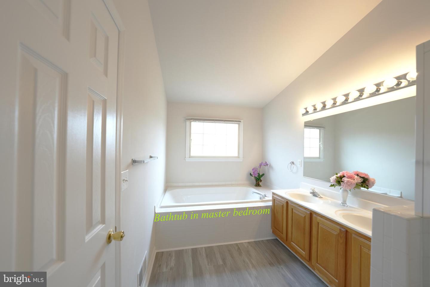 3982 BRUSSELS WAY, WOODBRIDGE, Virginia 22192, 3 Bedrooms Bedrooms, ,3 BathroomsBathrooms,Residential,For sale,3982 BRUSSELS WAY,VAPW2109074 MLS # VAPW2109074