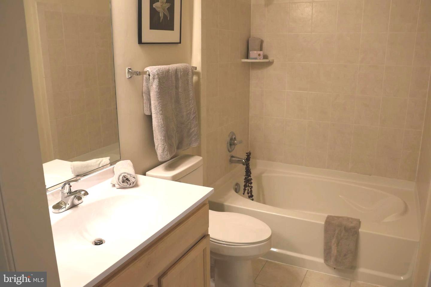 3820 LIGHTFOOT ST #316, CHANTILLY, Virginia 20151, 1 Bedroom Bedrooms, 2 Rooms Rooms,1 BathroomBathrooms,Residential,For sale,3820 LIGHTFOOT ST #316,VAFX2282484 MLS # VAFX2282484