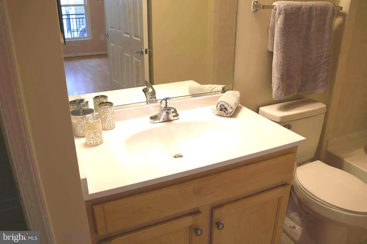 3820 LIGHTFOOT ST #316, CHANTILLY, Virginia 20151, 1 Bedroom Bedrooms, 2 Rooms Rooms,1 BathroomBathrooms,Residential,For sale,3820 LIGHTFOOT ST #316,VAFX2282484 MLS # VAFX2282484