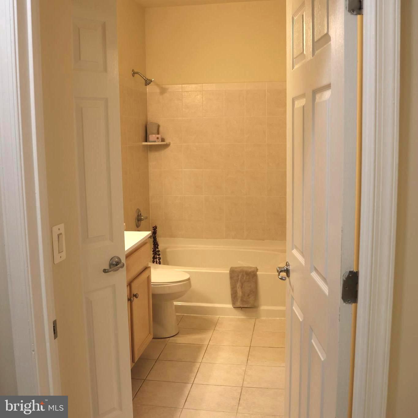 3820 LIGHTFOOT ST #316, CHANTILLY, Virginia 20151, 1 Bedroom Bedrooms, 2 Rooms Rooms,1 BathroomBathrooms,Residential,For sale,3820 LIGHTFOOT ST #316,VAFX2282484 MLS # VAFX2282484