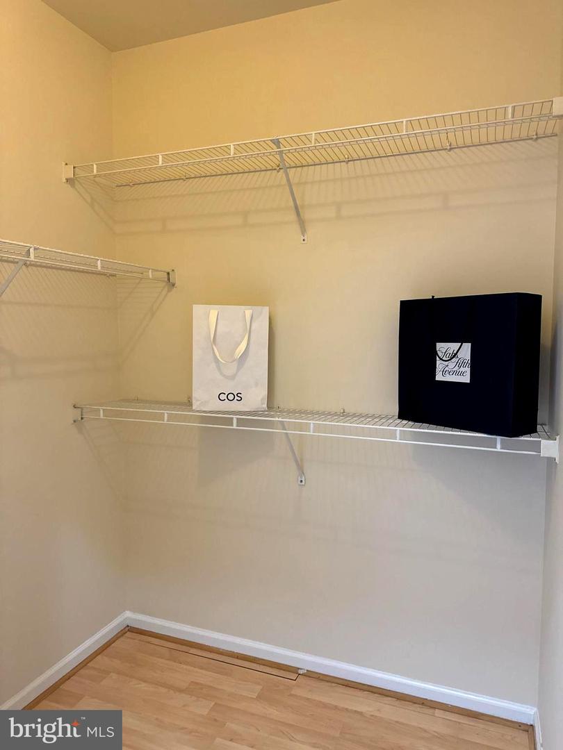 3820 LIGHTFOOT ST #316, CHANTILLY, Virginia 20151, 1 Bedroom Bedrooms, 2 Rooms Rooms,1 BathroomBathrooms,Residential,For sale,3820 LIGHTFOOT ST #316,VAFX2282484 MLS # VAFX2282484