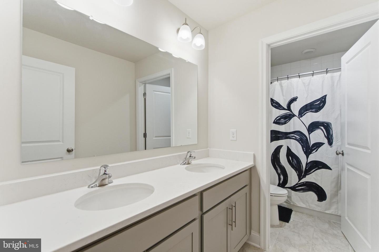 681 HILLMAN DR, WINCHESTER, Virginia 22601, 5 Bedrooms Bedrooms, ,4 BathroomsBathrooms,Residential,For sale,681 HILLMAN DR,VAWI2009602 MLS # VAWI2009602 681 HILLMAN DR, WINCHESTER, Virginia 22601, 5 Bedrooms Bedrooms, ,4 BathroomsBathrooms,Residential,For sale,681 HILLMAN DR,VAWI2009602 MLS # VAWI2009602