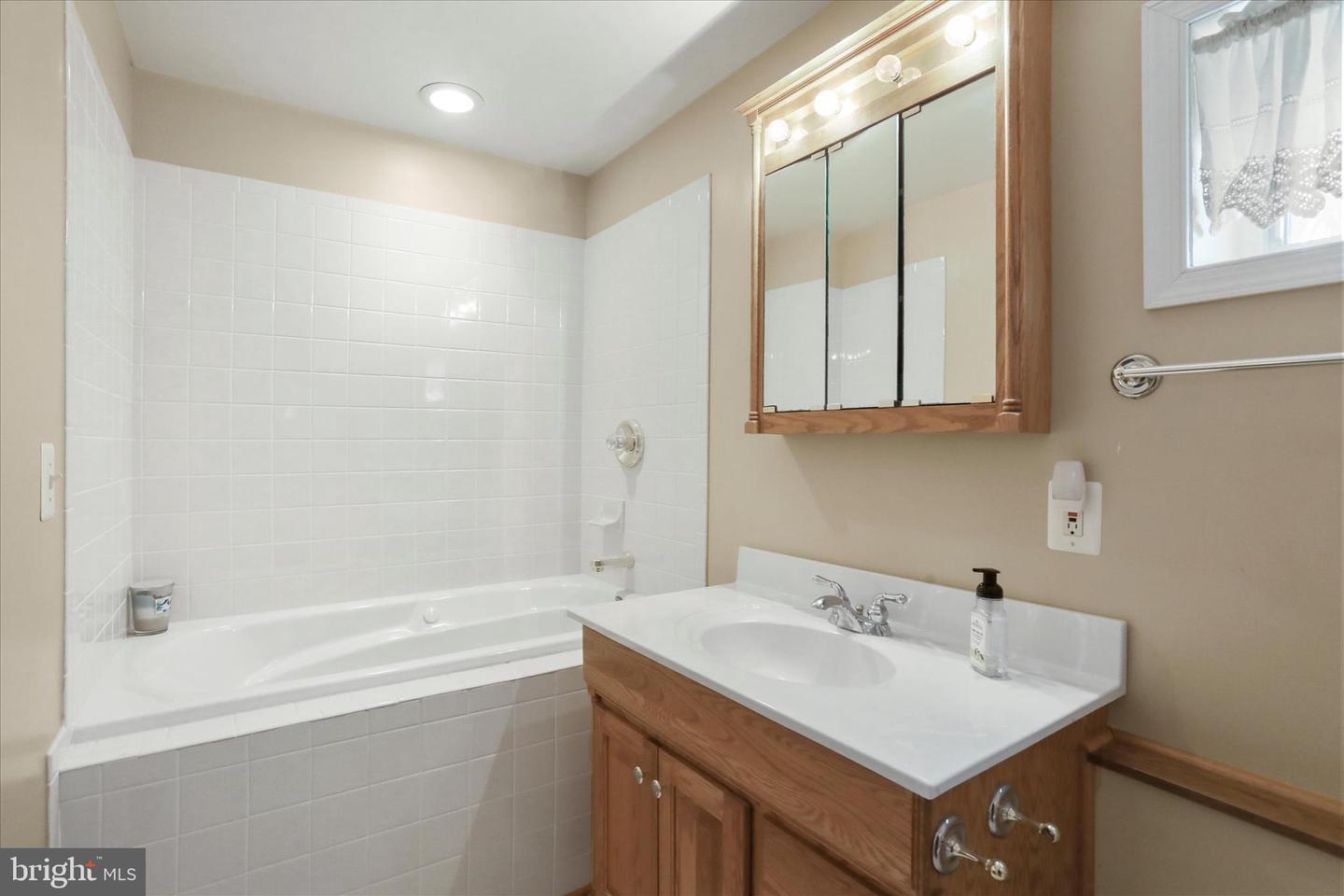 464 CASTLETON FORD RD, CASTLETON, Virginia 22716, 3 Bedrooms Bedrooms, ,2 BathroomsBathrooms,Residential,For sale,464 CASTLETON FORD RD,VARP2002436 MLS # VARP2002436