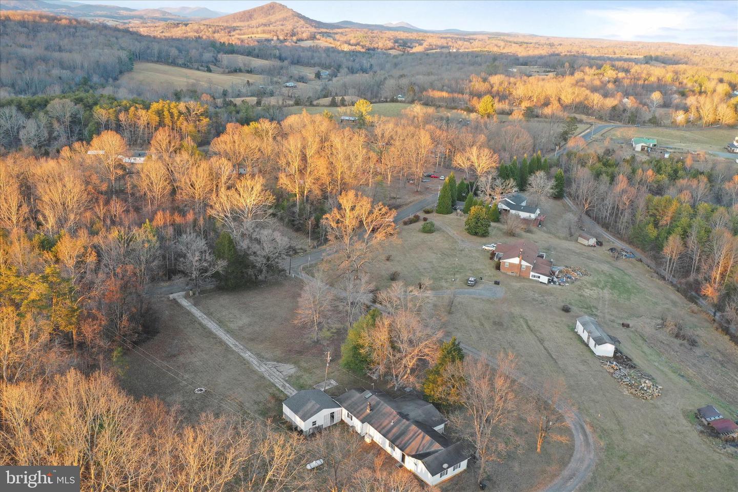 464 CASTLETON FORD RD, CASTLETON, Virginia 22716, 3 Bedrooms Bedrooms, ,2 BathroomsBathrooms,Residential,For sale,464 CASTLETON FORD RD,VARP2002436 MLS # VARP2002436