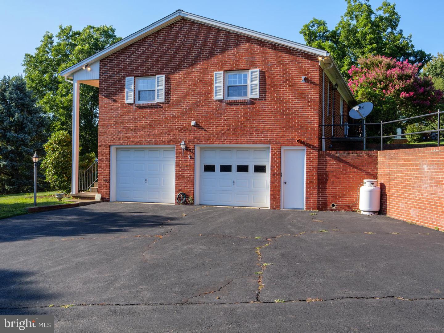 17152 BRIDGE VIEW CT, PAEONIAN SPRINGS, Virginia 20129, 4 Bedrooms Bedrooms, ,2 BathroomsBathrooms,Residential,For sale,17152 BRIDGE VIEW CT,VALO2104206 MLS # VALO2104206