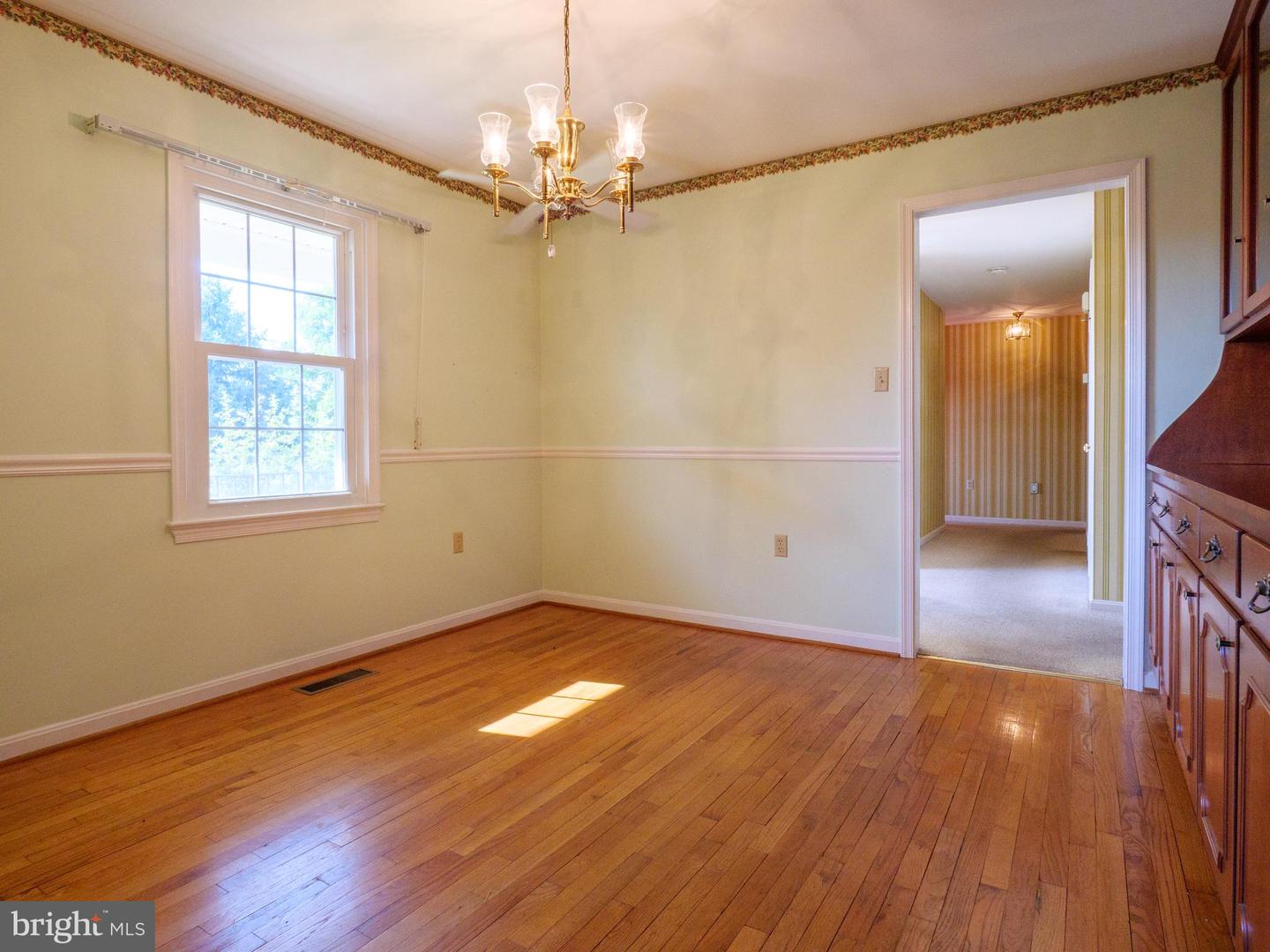 17152 BRIDGE VIEW CT, PAEONIAN SPRINGS, Virginia 20129, 4 Bedrooms Bedrooms, ,2 BathroomsBathrooms,Residential,For sale,17152 BRIDGE VIEW CT,VALO2104206 MLS # VALO2104206