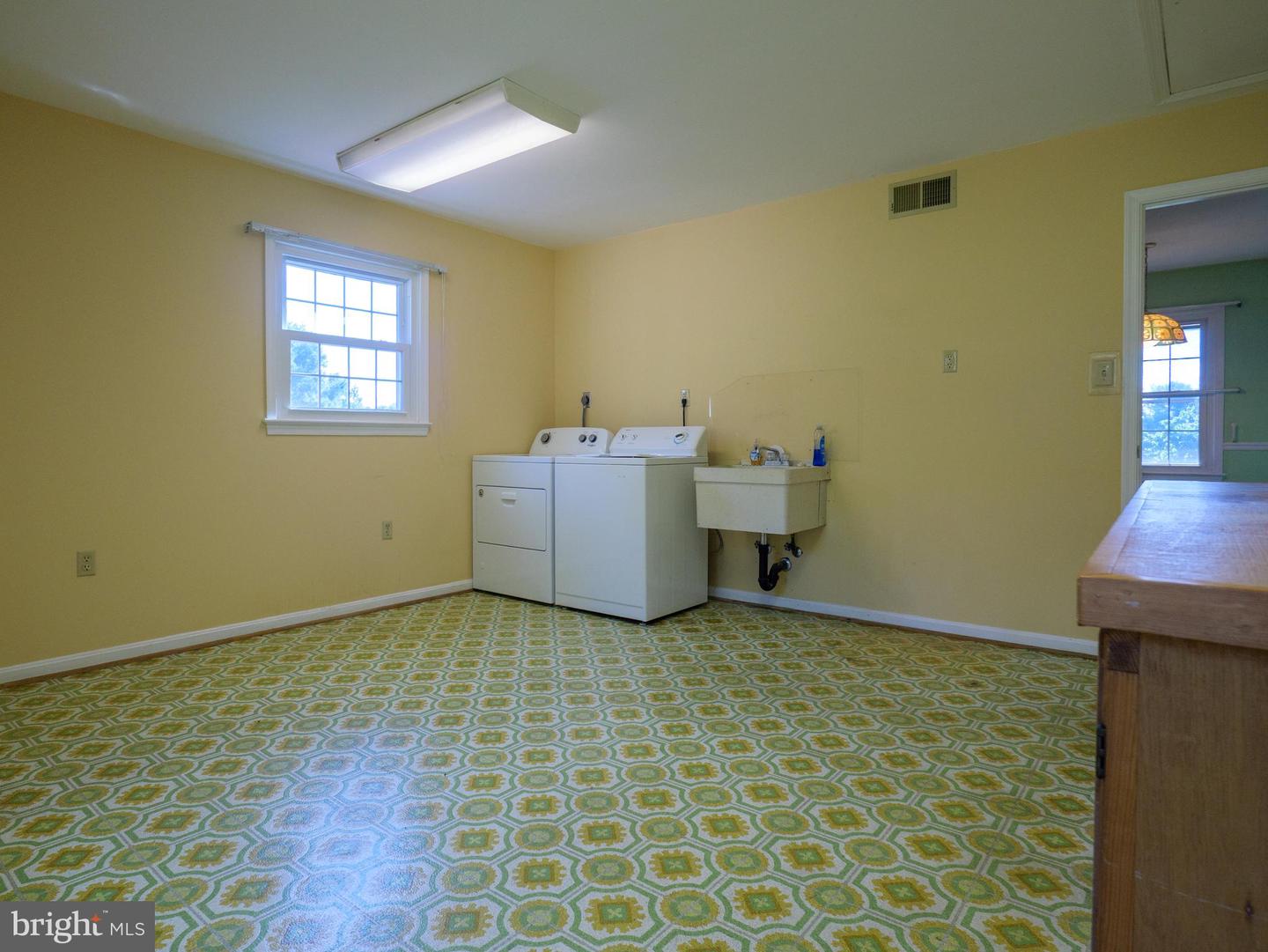 17152 BRIDGE VIEW CT, PAEONIAN SPRINGS, Virginia 20129, 4 Bedrooms Bedrooms, ,2 BathroomsBathrooms,Residential,For sale,17152 BRIDGE VIEW CT,VALO2104206 MLS # VALO2104206