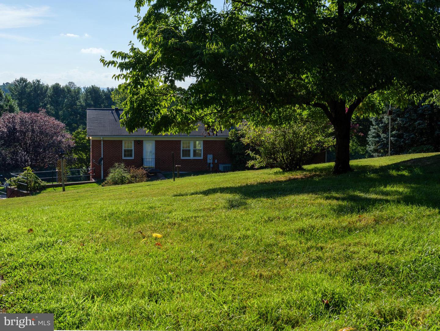 17152 BRIDGE VIEW CT, PAEONIAN SPRINGS, Virginia 20129, 4 Bedrooms Bedrooms, ,2 BathroomsBathrooms,Residential,For sale,17152 BRIDGE VIEW CT,VALO2104206 MLS # VALO2104206