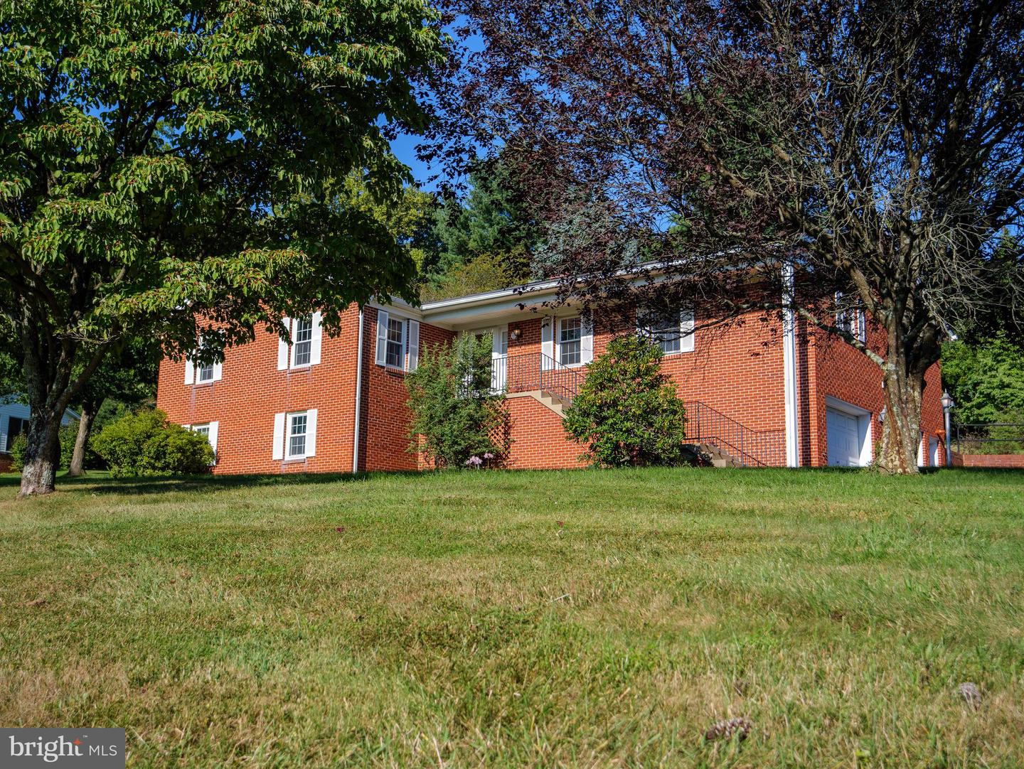 17152 BRIDGE VIEW CT, PAEONIAN SPRINGS, Virginia 20129, 4 Bedrooms Bedrooms, ,2 BathroomsBathrooms,Residential,For sale,17152 BRIDGE VIEW CT,VALO2104206 MLS # VALO2104206