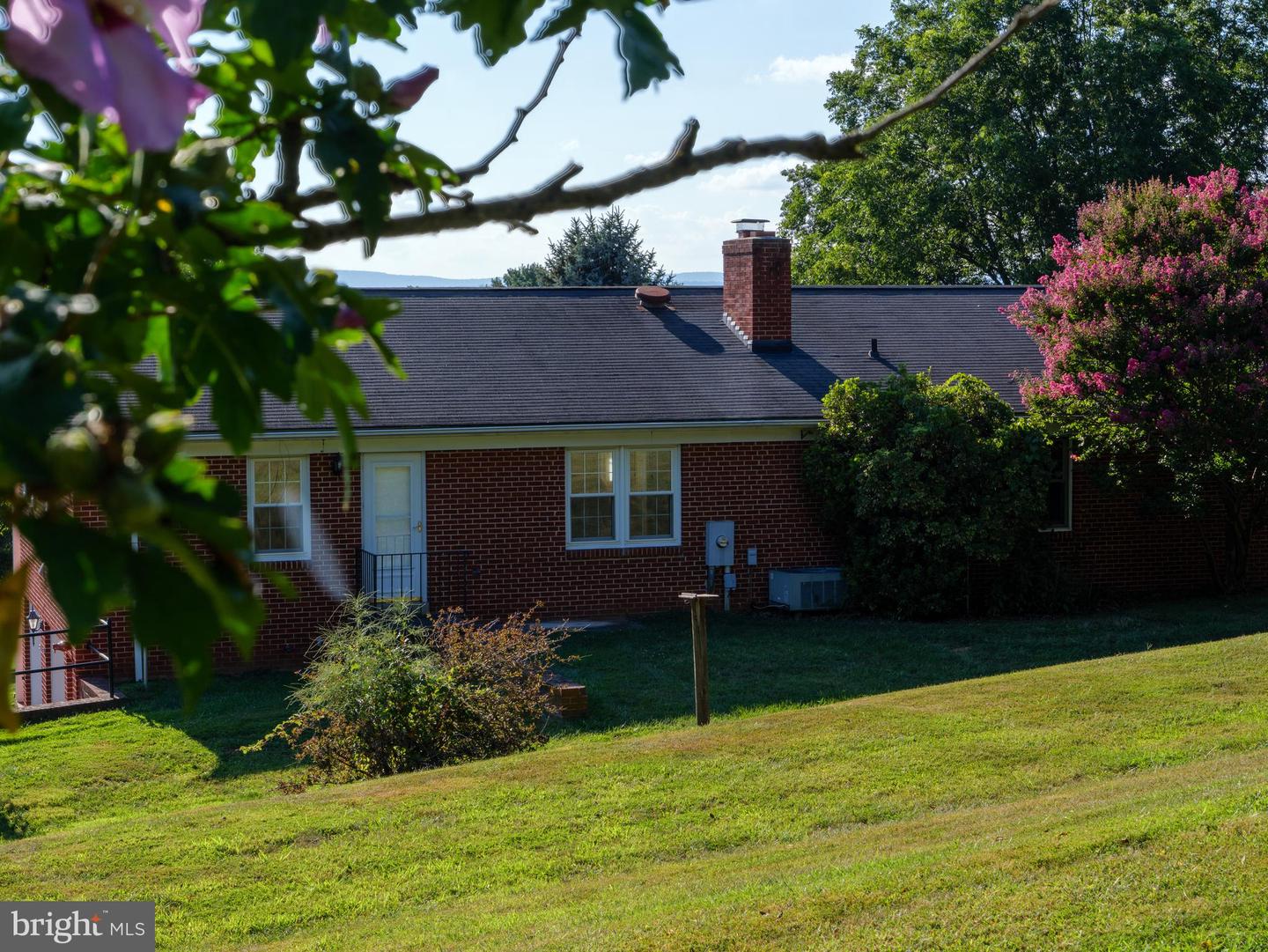 17152 BRIDGE VIEW CT, PAEONIAN SPRINGS, Virginia 20129, 4 Bedrooms Bedrooms, ,2 BathroomsBathrooms,Residential,For sale,17152 BRIDGE VIEW CT,VALO2104206 MLS # VALO2104206