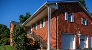 17152 BRIDGE VIEW CT, PAEONIAN SPRINGS, Virginia 20129, 4 Bedrooms Bedrooms, ,2 BathroomsBathrooms,Residential,For sale,17152 BRIDGE VIEW CT,VALO2104206 MLS # VALO2104206