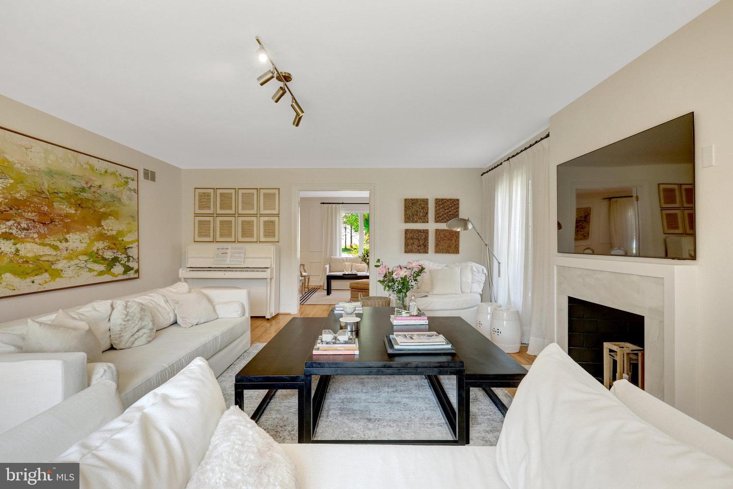 6305 DUNAWAY CT, MCLEAN, Virginia 22101, 6 Bedrooms Bedrooms, ,6 BathroomsBathrooms,Residential,For sale,6305 DUNAWAY CT,VAFX2266276 MLS # VAFX2266276 6305 DUNAWAY CT, MCLEAN, Virginia 22101, 6 Bedrooms Bedrooms, ,6 BathroomsBathrooms,Residential,For sale,6305 DUNAWAY CT,VAFX2266276 MLS # VAFX2266276