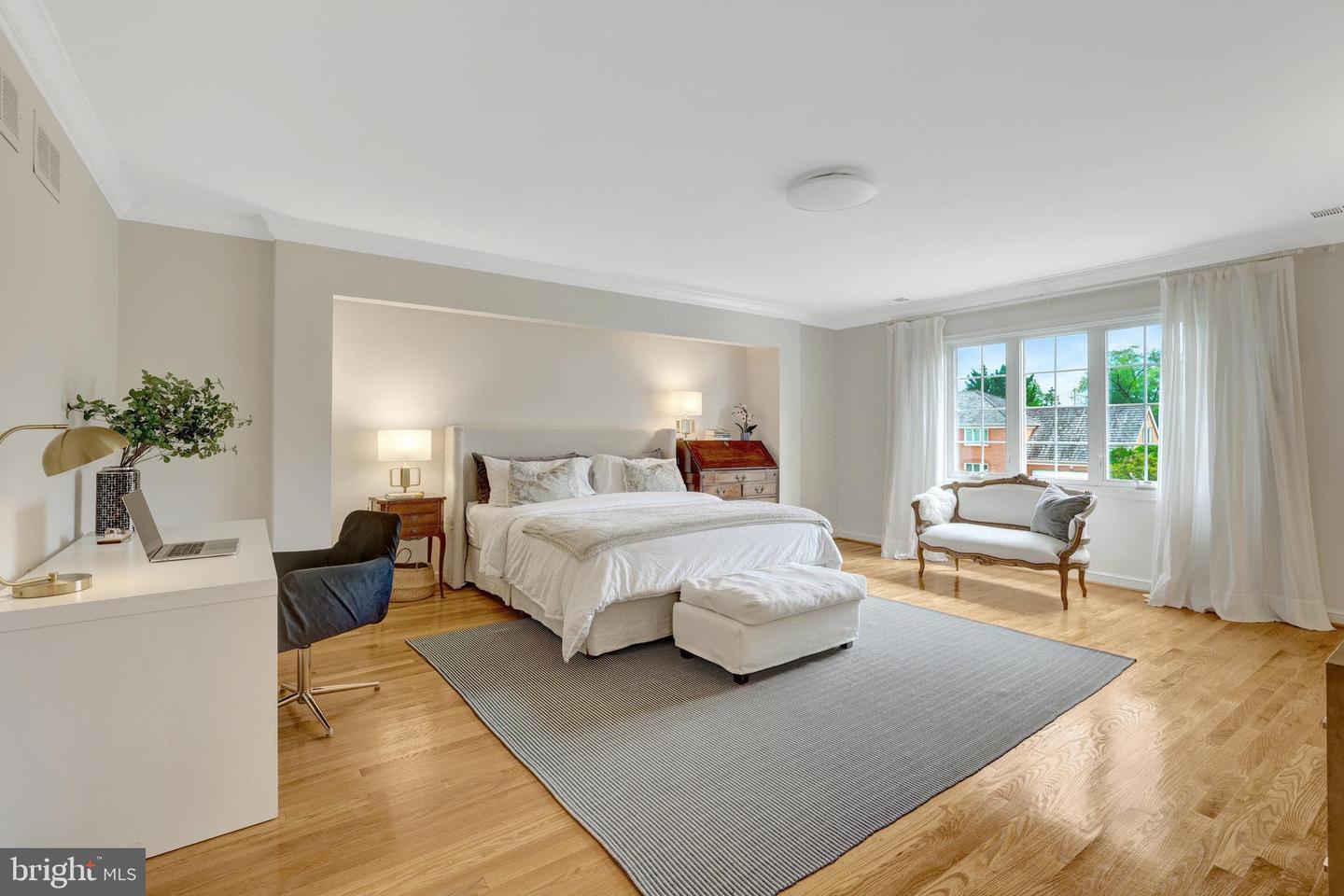 6305 DUNAWAY CT, MCLEAN, Virginia 22101, 6 Bedrooms Bedrooms, ,6 BathroomsBathrooms,Residential,For sale,6305 DUNAWAY CT,VAFX2266276 MLS # VAFX2266276 6305 DUNAWAY CT, MCLEAN, Virginia 22101, 6 Bedrooms Bedrooms, ,6 BathroomsBathrooms,Residential,For sale,6305 DUNAWAY CT,VAFX2266276 MLS # VAFX2266276