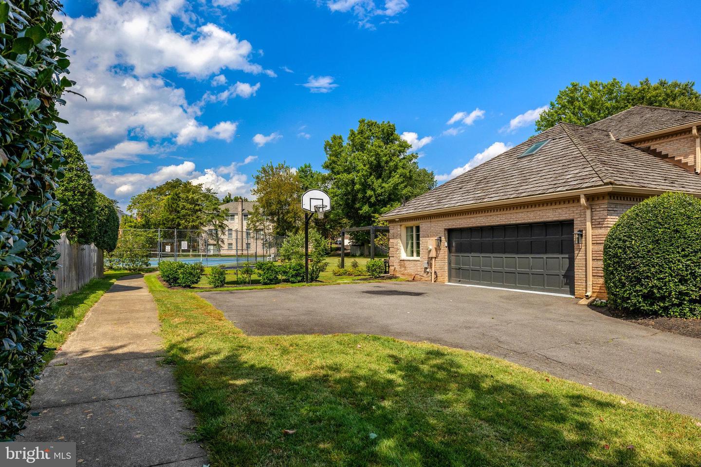 6305 DUNAWAY CT, MCLEAN, Virginia 22101, 6 Bedrooms Bedrooms, ,6 BathroomsBathrooms,Residential,For sale,6305 DUNAWAY CT,VAFX2266276 MLS # VAFX2266276 6305 DUNAWAY CT, MCLEAN, Virginia 22101, 6 Bedrooms Bedrooms, ,6 BathroomsBathrooms,Residential,For sale,6305 DUNAWAY CT,VAFX2266276 MLS # VAFX2266276