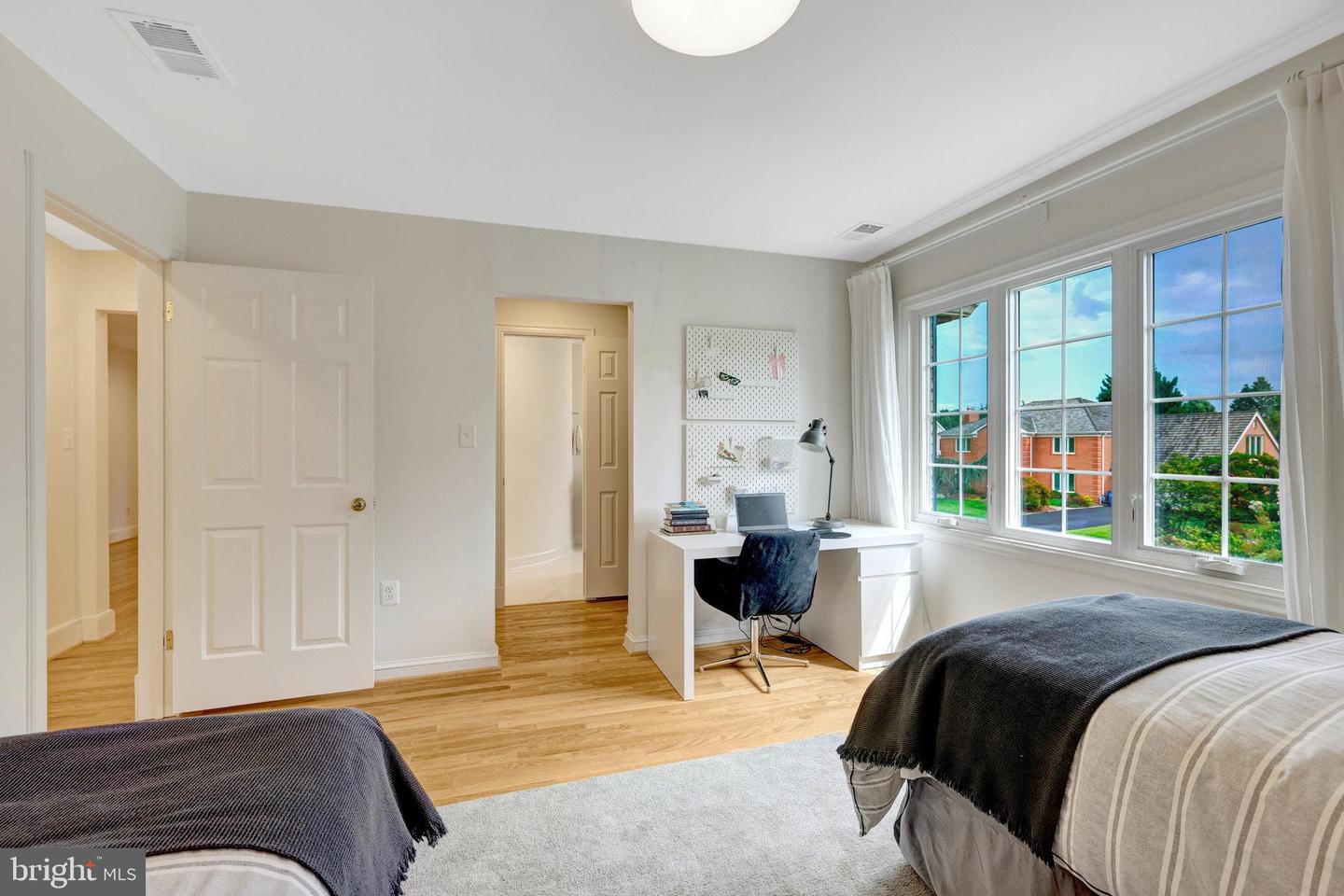 6305 DUNAWAY CT, MCLEAN, Virginia 22101, 6 Bedrooms Bedrooms, ,6 BathroomsBathrooms,Residential,For sale,6305 DUNAWAY CT,VAFX2266276 MLS # VAFX2266276 6305 DUNAWAY CT, MCLEAN, Virginia 22101, 6 Bedrooms Bedrooms, ,6 BathroomsBathrooms,Residential,For sale,6305 DUNAWAY CT,VAFX2266276 MLS # VAFX2266276