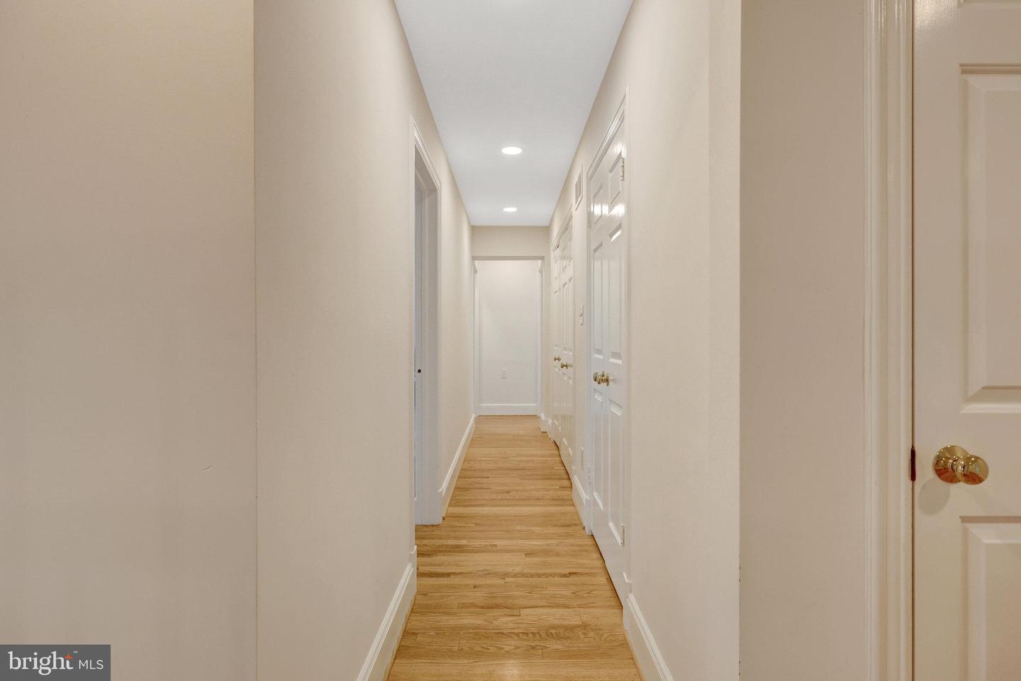 6305 DUNAWAY CT, MCLEAN, Virginia 22101, 6 Bedrooms Bedrooms, ,6 BathroomsBathrooms,Residential,For sale,6305 DUNAWAY CT,VAFX2266276 MLS # VAFX2266276 6305 DUNAWAY CT, MCLEAN, Virginia 22101, 6 Bedrooms Bedrooms, ,6 BathroomsBathrooms,Residential,For sale,6305 DUNAWAY CT,VAFX2266276 MLS # VAFX2266276