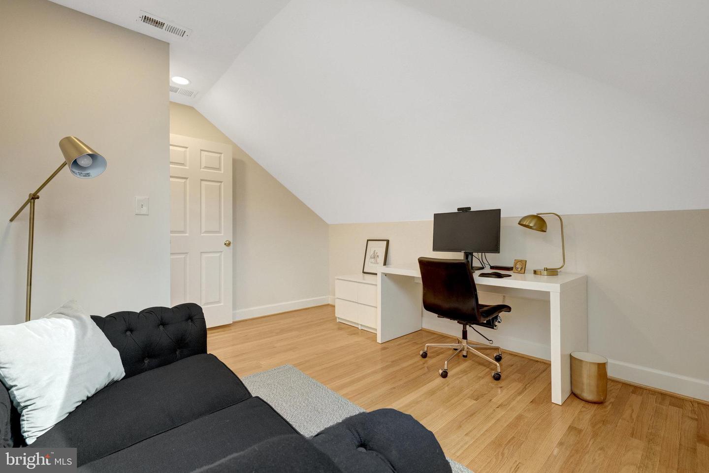 6305 DUNAWAY CT, MCLEAN, Virginia 22101, 6 Bedrooms Bedrooms, ,6 BathroomsBathrooms,Residential,For sale,6305 DUNAWAY CT,VAFX2266276 MLS # VAFX2266276 6305 DUNAWAY CT, MCLEAN, Virginia 22101, 6 Bedrooms Bedrooms, ,6 BathroomsBathrooms,Residential,For sale,6305 DUNAWAY CT,VAFX2266276 MLS # VAFX2266276