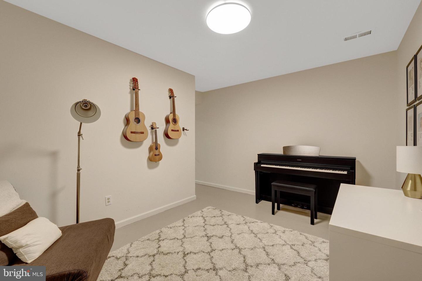 6305 DUNAWAY CT, MCLEAN, Virginia 22101, 6 Bedrooms Bedrooms, ,6 BathroomsBathrooms,Residential,For sale,6305 DUNAWAY CT,VAFX2266276 MLS # VAFX2266276 6305 DUNAWAY CT, MCLEAN, Virginia 22101, 6 Bedrooms Bedrooms, ,6 BathroomsBathrooms,Residential,For sale,6305 DUNAWAY CT,VAFX2266276 MLS # VAFX2266276