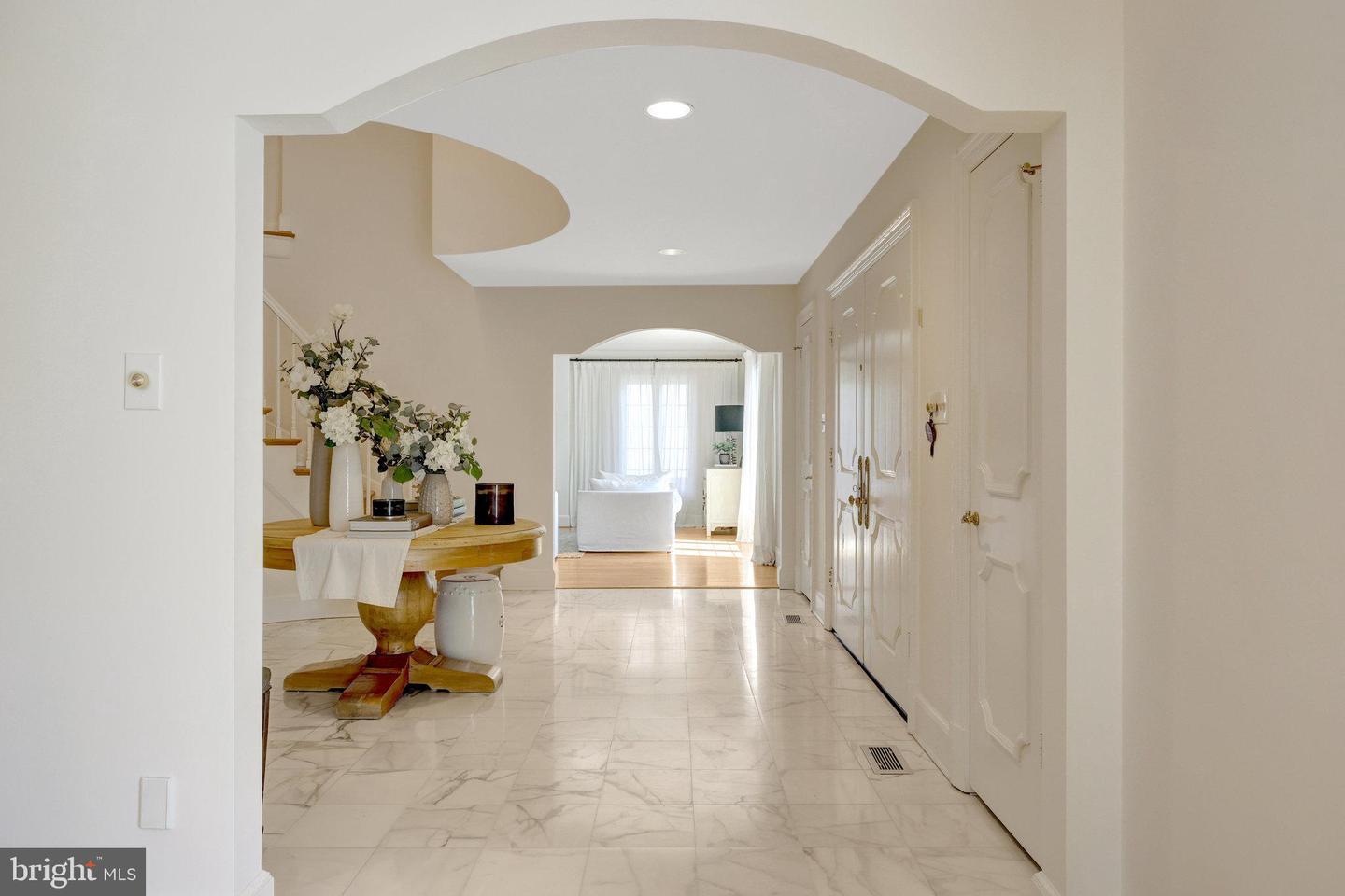 6305 DUNAWAY CT, MCLEAN, Virginia 22101, 6 Bedrooms Bedrooms, ,6 BathroomsBathrooms,Residential,For sale,6305 DUNAWAY CT,VAFX2266276 MLS # VAFX2266276 6305 DUNAWAY CT, MCLEAN, Virginia 22101, 6 Bedrooms Bedrooms, ,6 BathroomsBathrooms,Residential,For sale,6305 DUNAWAY CT,VAFX2266276 MLS # VAFX2266276