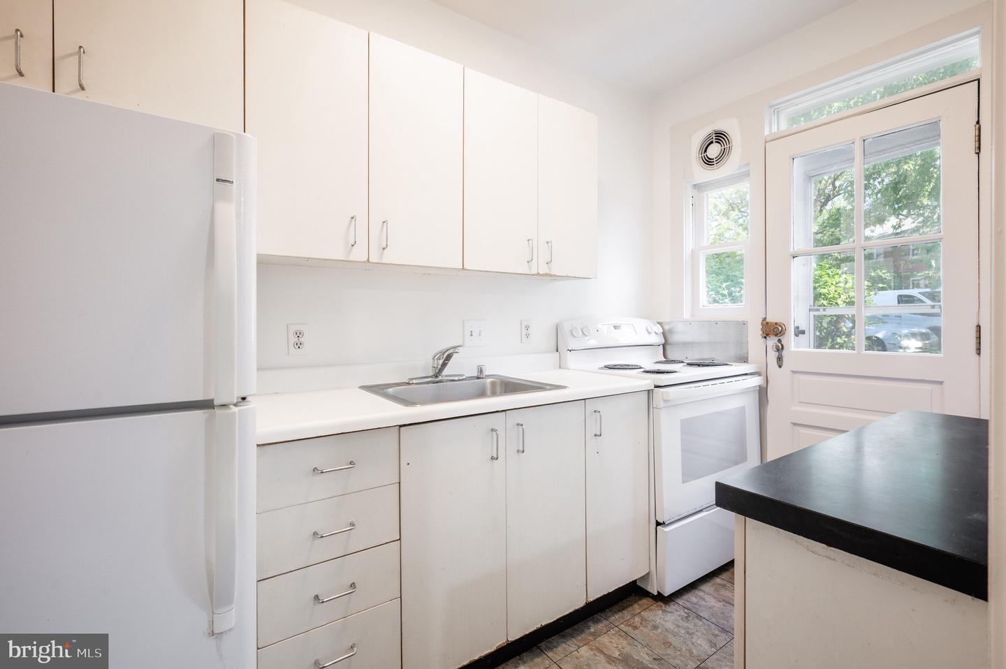 12 ASHBY ST #F, ALEXANDRIA, Virginia 22305, 1 Bedroom Bedrooms, ,1 BathroomBathrooms,Residential,For sale,12 ASHBY ST #F,VAAX2050328 MLS # VAAX2050328