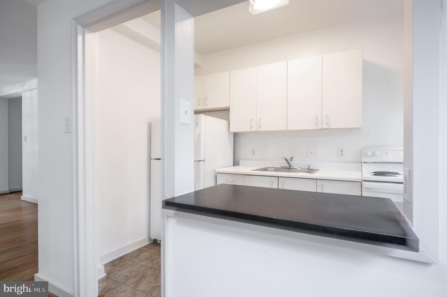 12 ASHBY ST #F, ALEXANDRIA, Virginia 22305, 1 Bedroom Bedrooms, ,1 BathroomBathrooms,Residential,For sale,12 ASHBY ST #F,VAAX2050328 MLS # VAAX2050328