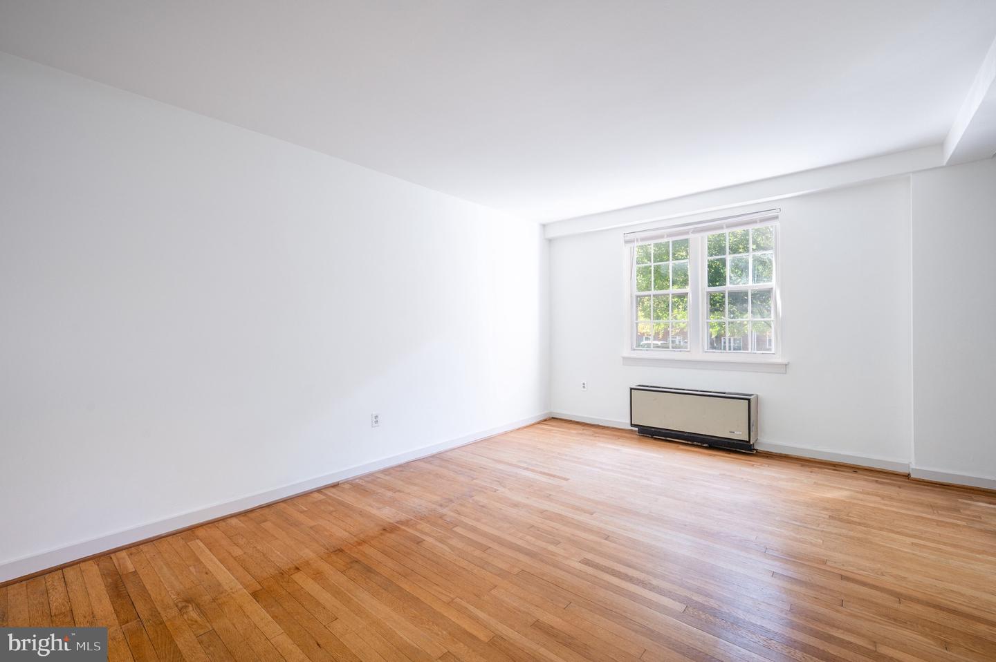 12 ASHBY ST #F, ALEXANDRIA, Virginia 22305, 1 Bedroom Bedrooms, ,1 BathroomBathrooms,Residential,For sale,12 ASHBY ST #F,VAAX2050328 MLS # VAAX2050328