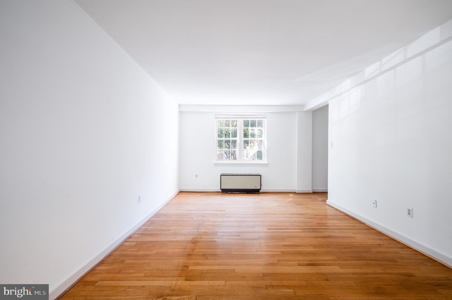 12 ASHBY ST #F, ALEXANDRIA, Virginia 22305, 1 Bedroom Bedrooms, ,1 BathroomBathrooms,Residential,For sale,12 ASHBY ST #F,VAAX2050328 MLS # VAAX2050328