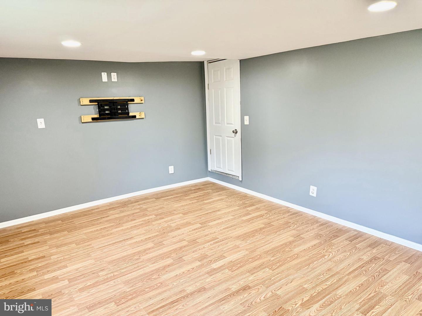 722 HARTWOOD RD, FREDERICKSBURG, Virginia 22406, 2 Bedrooms Bedrooms, ,2 BathroomsBathrooms,Residential,For sale,722 HARTWOOD RD,VAST2043582 MLS # VAST2043582