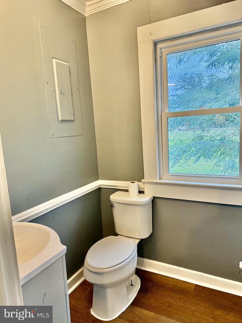 722 HARTWOOD RD, FREDERICKSBURG, Virginia 22406, 2 Bedrooms Bedrooms, ,2 BathroomsBathrooms,Residential,For sale,722 HARTWOOD RD,VAST2043582 MLS # VAST2043582