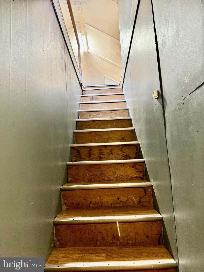 722 HARTWOOD RD, FREDERICKSBURG, Virginia 22406, 2 Bedrooms Bedrooms, ,2 BathroomsBathrooms,Residential,For sale,722 HARTWOOD RD,VAST2043582 MLS # VAST2043582