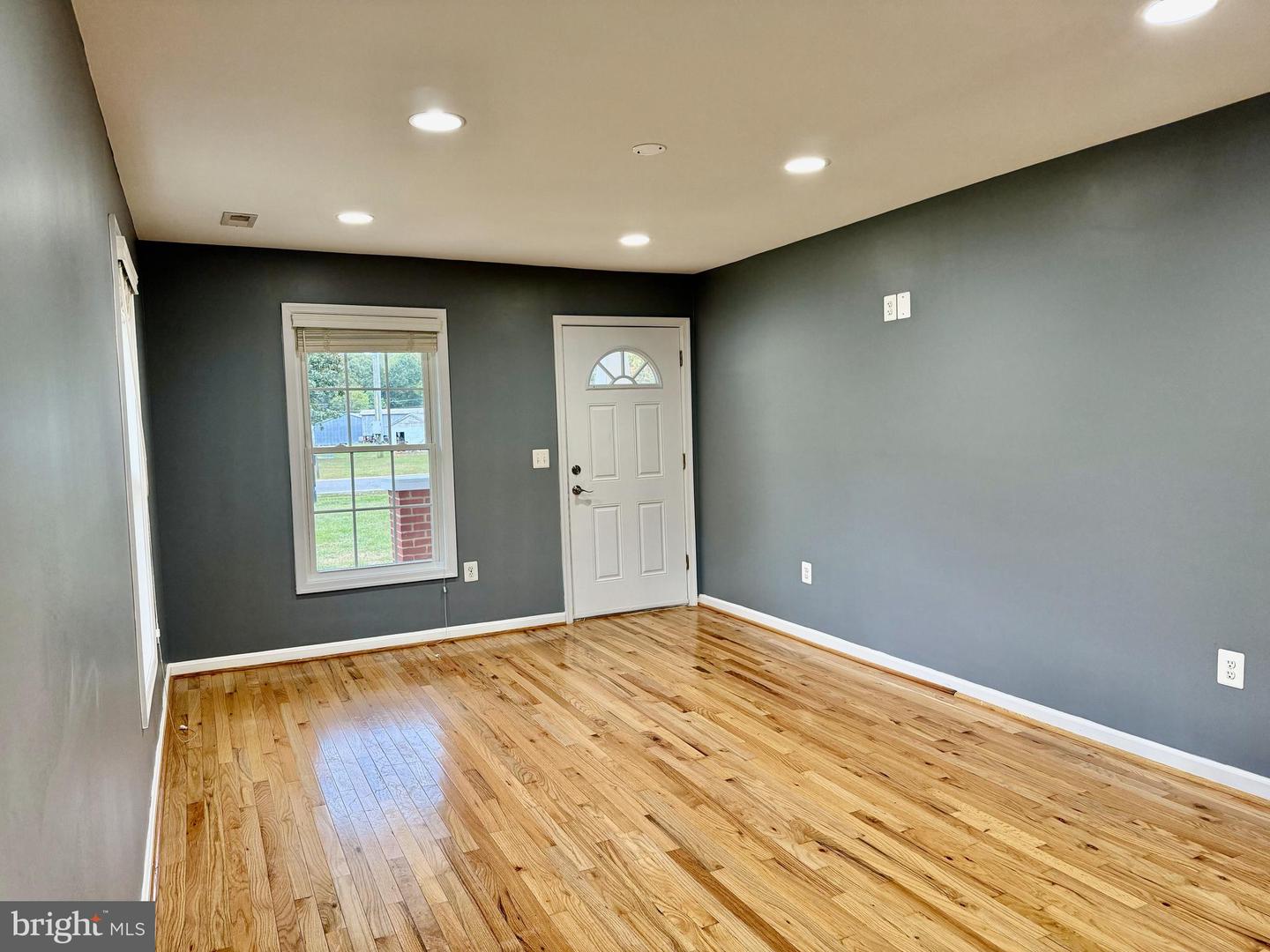 722 HARTWOOD RD, FREDERICKSBURG, Virginia 22406, 2 Bedrooms Bedrooms, ,2 BathroomsBathrooms,Residential,For sale,722 HARTWOOD RD,VAST2043582 MLS # VAST2043582