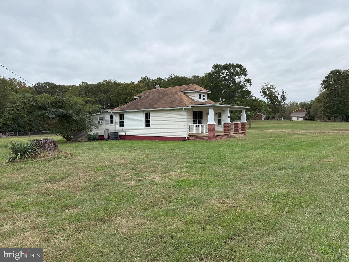 722 HARTWOOD RD, FREDERICKSBURG, Virginia 22406, 2 Bedrooms Bedrooms, ,2 BathroomsBathrooms,Residential,For sale,722 HARTWOOD RD,VAST2043582 MLS # VAST2043582