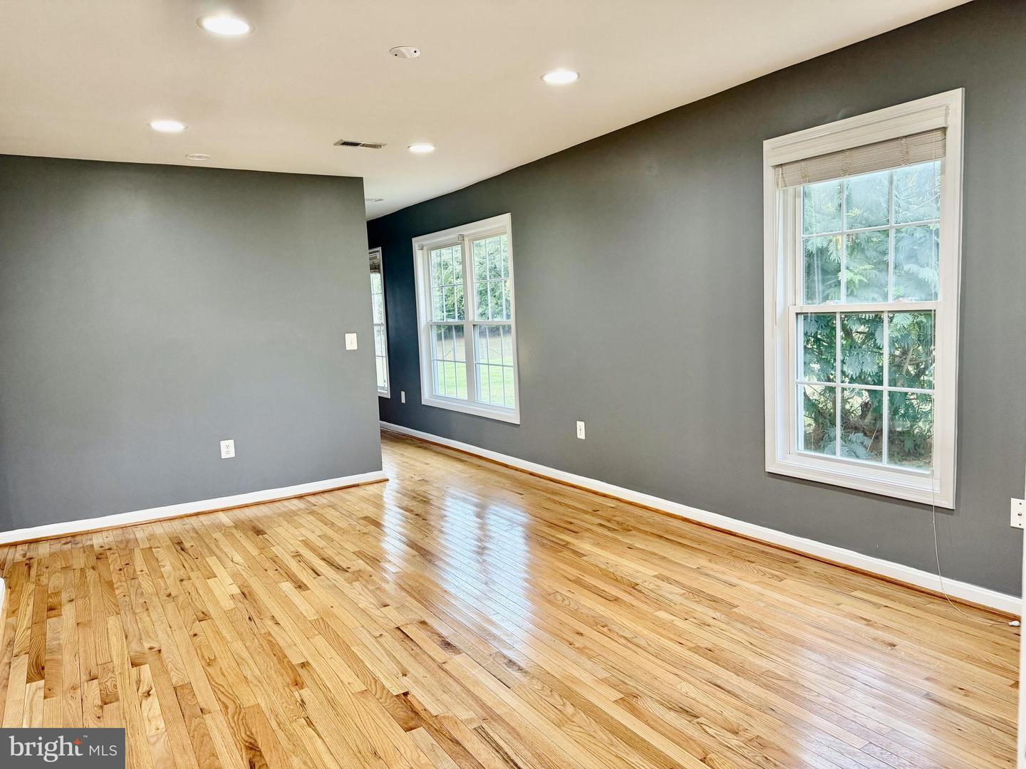 722 HARTWOOD RD, FREDERICKSBURG, Virginia 22406, 2 Bedrooms Bedrooms, ,2 BathroomsBathrooms,Residential,For sale,722 HARTWOOD RD,VAST2043582 MLS # VAST2043582