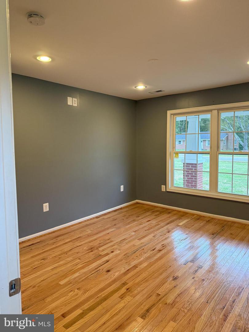 722 HARTWOOD RD, FREDERICKSBURG, Virginia 22406, 2 Bedrooms Bedrooms, ,2 BathroomsBathrooms,Residential,For sale,722 HARTWOOD RD,VAST2043582 MLS # VAST2043582