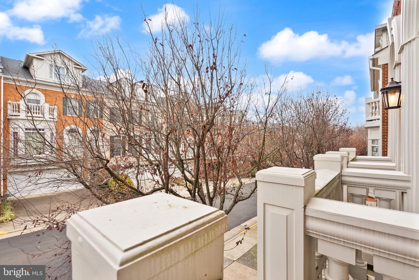 7721 SPOLETO LN #9, MCLEAN, Virginia 22102, 4 Bedrooms Bedrooms, ,4 BathroomsBathrooms,Residential,For sale,7721 SPOLETO LN #9,VAFX2278562 MLS # VAFX2278562